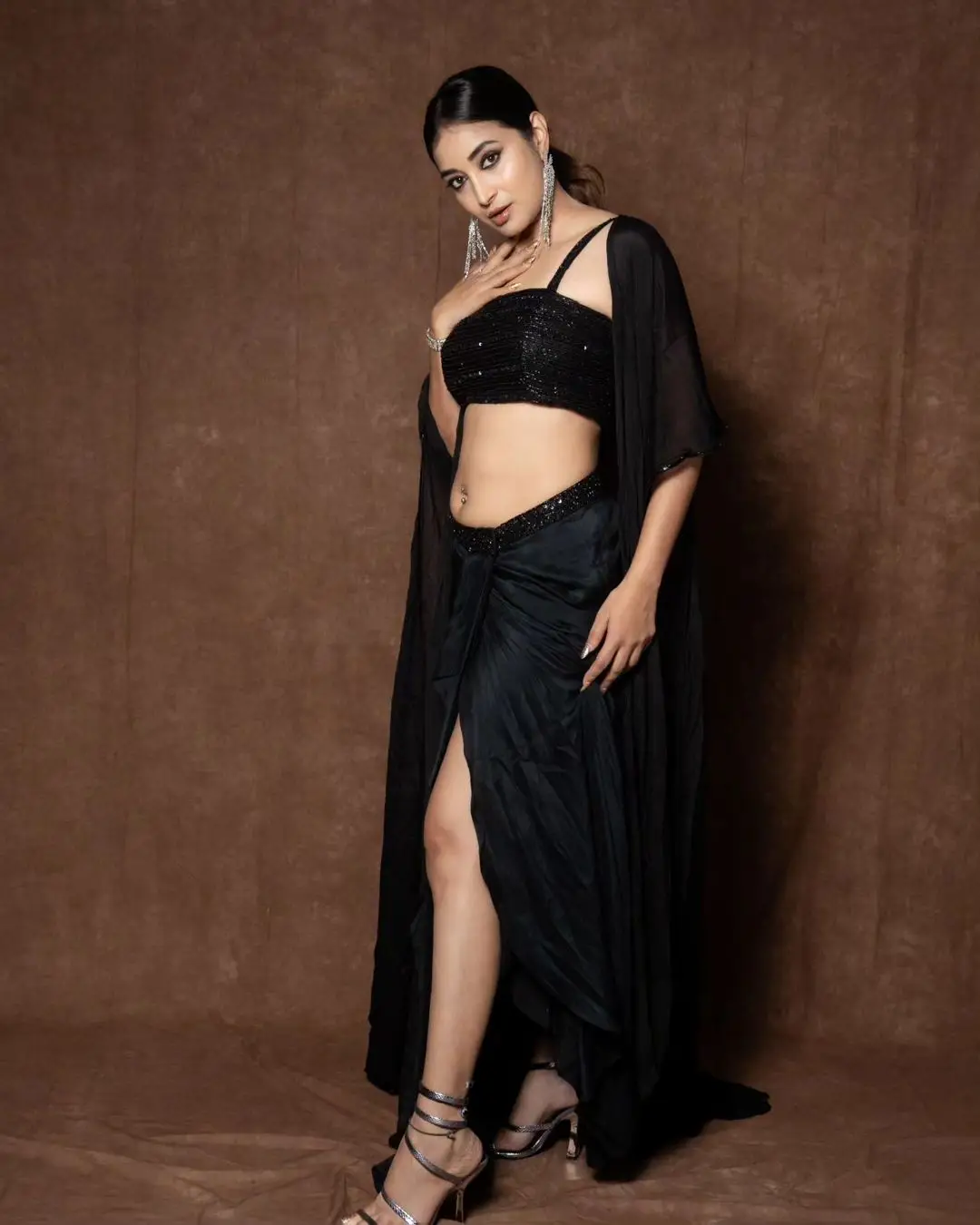 ETV Actress Bhanu Sri Long Legs Show in Black Gown